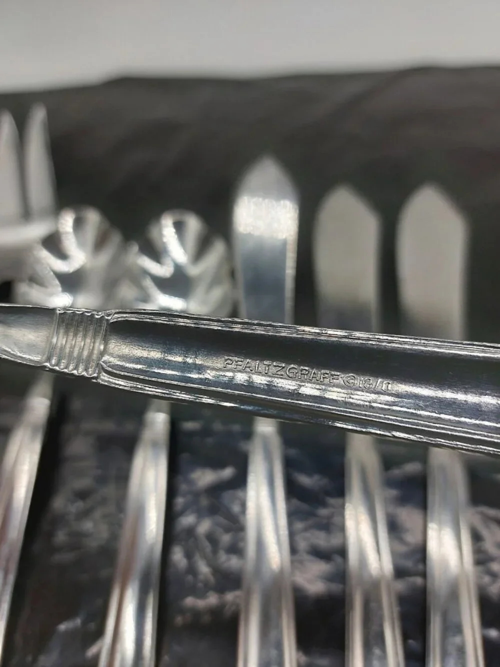 Pfaltzgraff Flatware 2 Sugar Spoons 2 Serving Forks 3 Butter Knives Lot Of 7